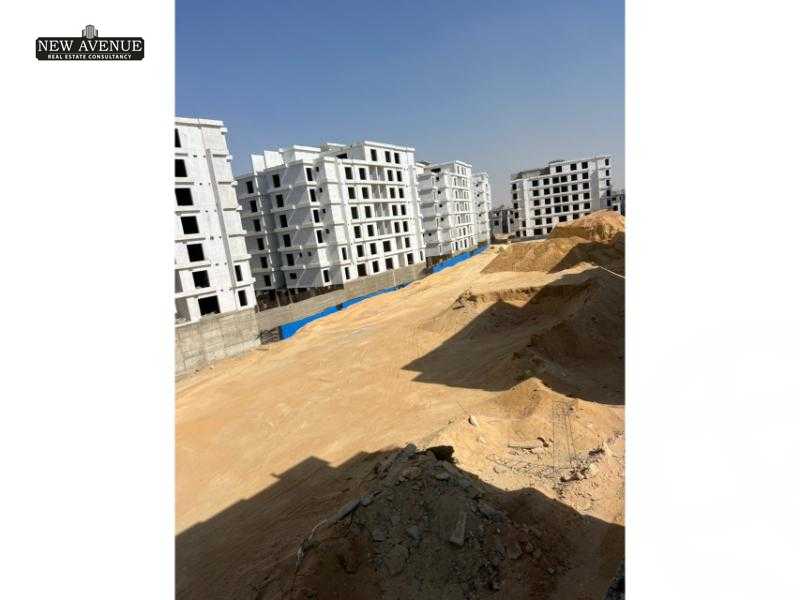 https://aqarmap.com.eg/en/listing/6083281-for-sale-cairo-new-cairo-compounds-kmbwnd-kryk-twn-il-cazar