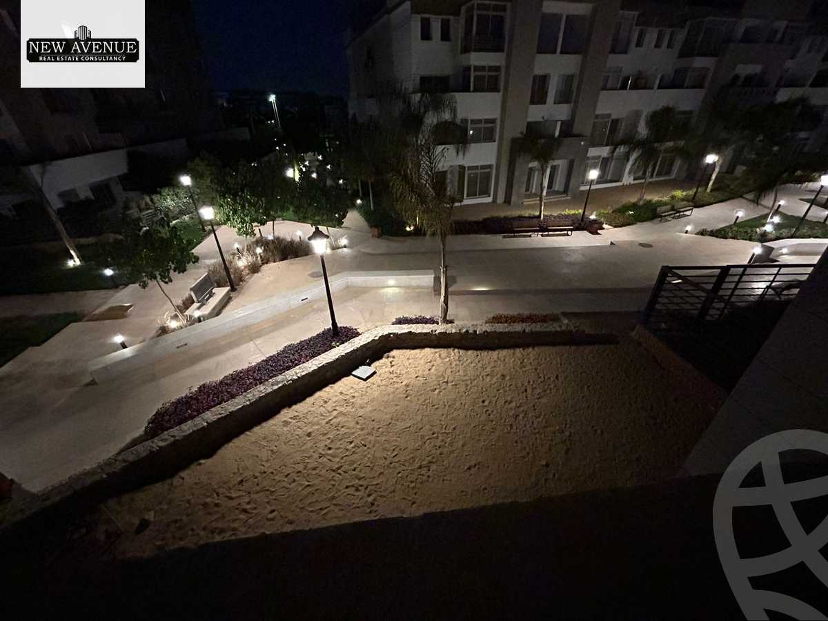 https://aqarmap.com.eg/ar/listing/6087647-for-sale-cairo-new-cairo-compounds-hyde-park-centre-ville-hyde-park