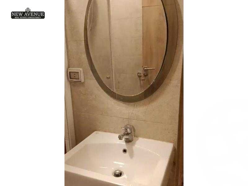 https://aqarmap.com.eg/en/listing/6093240-for-sale-cairo-new-cairo-compounds-fifth-square