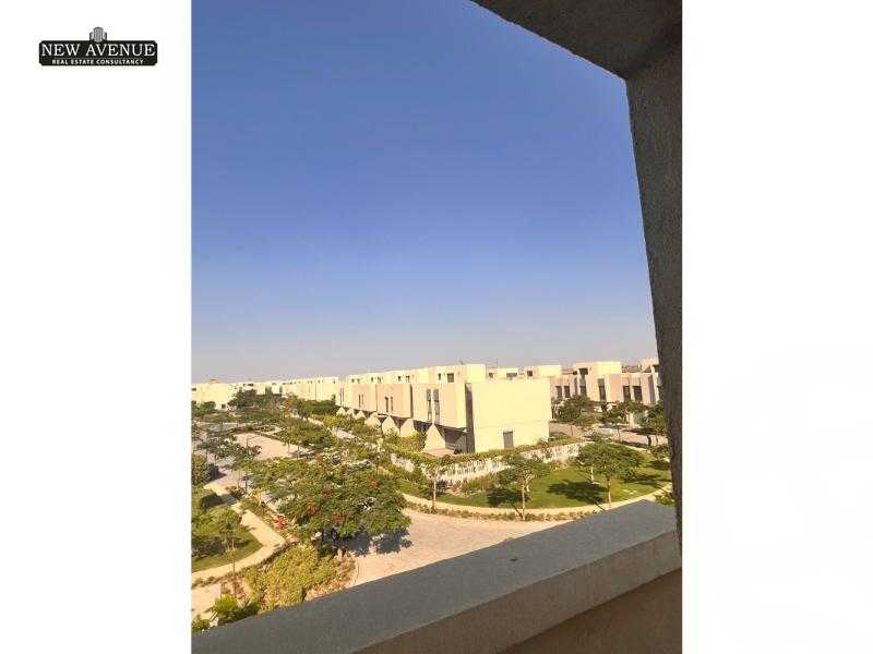 https://aqarmap.com.eg/en/listing/6106679-for-sale-cairo-el-shorouk-compounds-al-burouj-compound-imkan