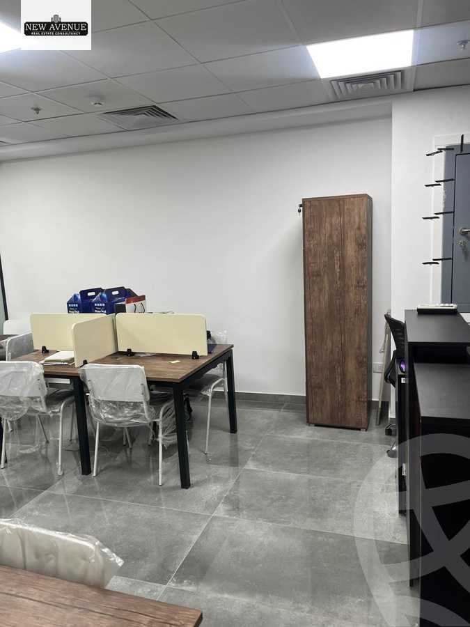 https://aqarmap.com.eg/ar/listing/6112283-for-sale-cairo-new-cairo-compounds-hyde-park-centre-ville-hyde-park