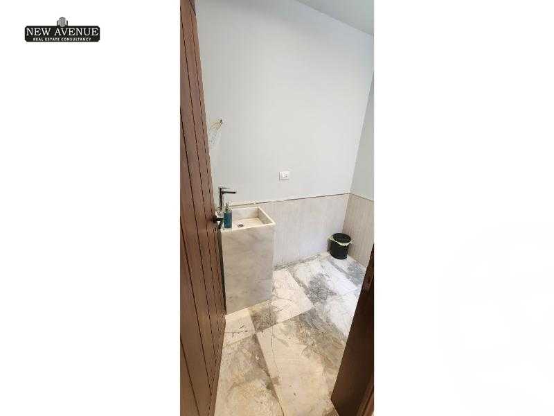 https://aqarmap.com.eg/en/listing/6114229-for-sale-cairo-new-cairo-compounds-moon-valley