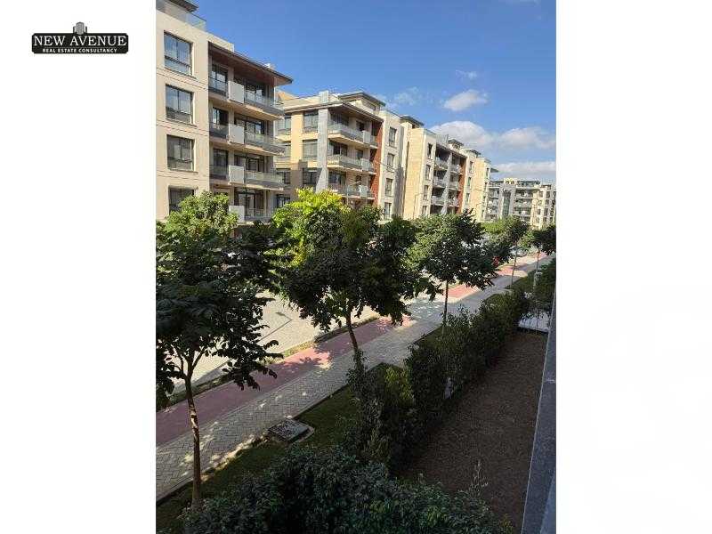 https://aqarmap.com.eg/ar/listing/6115095-for-sale-cairo-new-cairo-compounds-azad