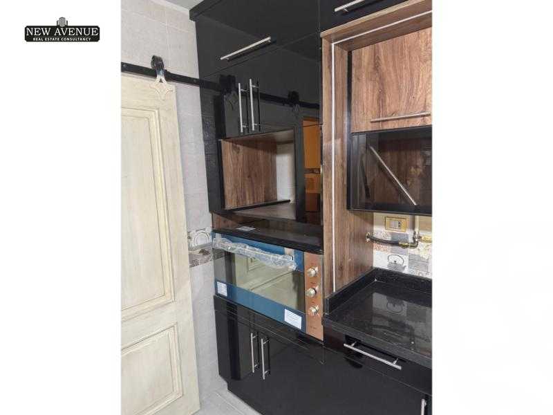 https://aqarmap.com.eg/en/listing/6116278-for-sale-cairo-new-cairo-compounds-mountain-view-hyde-park