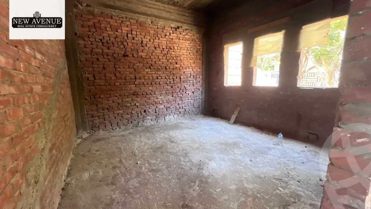 https://aqarmap.com.eg/en/listing/6138904-for-sale-cairo-new-cairo-compounds-moon-valley