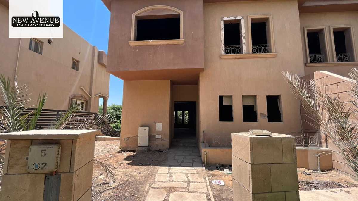 https://aqarmap.com.eg/en/listing/6138904-for-sale-cairo-new-cairo-compounds-moon-valley