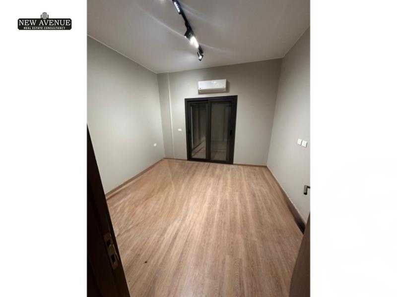 https://aqarmap.com.eg/ar/listing/6152999-for-rent-cairo-new-cairo-compounds-mwn-ryzydns-lmrsm-llttwyr