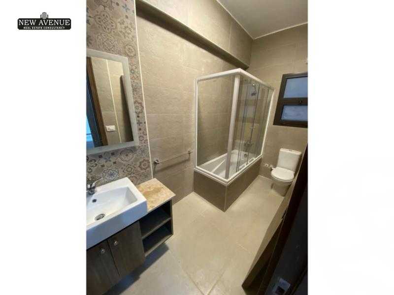 https://aqarmap.com.eg/ar/listing/6152999-for-rent-cairo-new-cairo-compounds-mwn-ryzydns-lmrsm-llttwyr