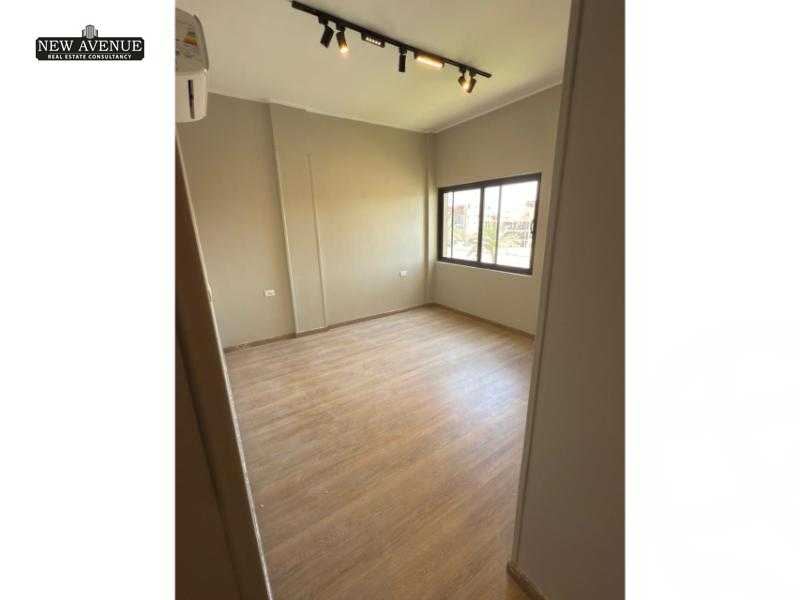 https://aqarmap.com.eg/ar/listing/6152999-for-rent-cairo-new-cairo-compounds-mwn-ryzydns-lmrsm-llttwyr