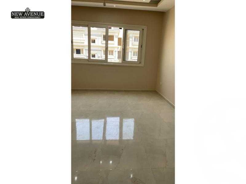 https://aqarmap.com.eg/ar/listing/6154487-for-rent-cairo-new-cairo-compounds-mountain-view-hyde-park