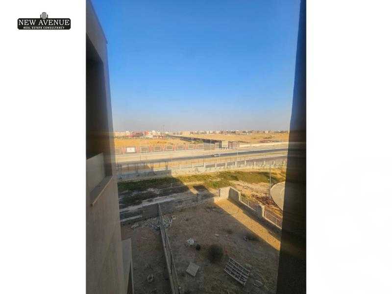 https://aqarmap.com.eg/ar/listing/6178129-for-sale-cairo-new-cairo-compounds-kmbwnd-fyldj-jyt-blm-hylz