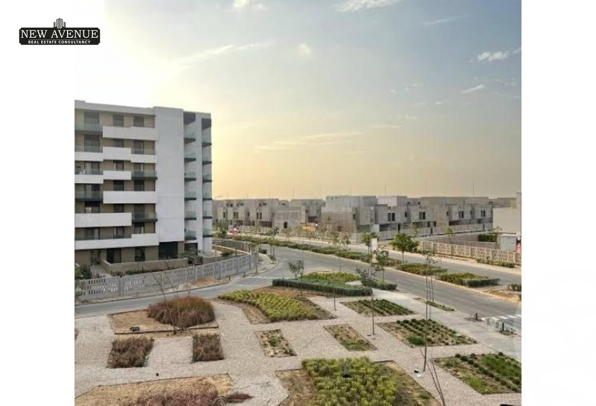 https://aqarmap.com.eg/en/listing/6206017-for-sale-cairo-el-shorouk-compounds-al-burouj-compound-imkan