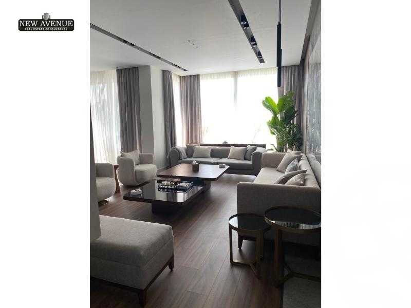 https://aqarmap.com.eg/en/listing/6213300-for-sale-cairo-el-sheikh-zayed-city-compounds-royal-city