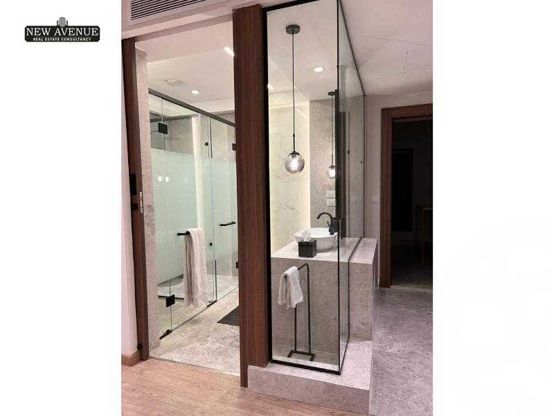 https://aqarmap.com.eg/en/listing/6213300-for-sale-cairo-el-sheikh-zayed-city-compounds-royal-city