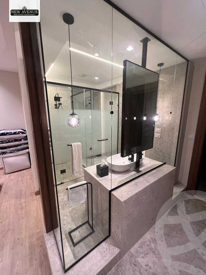 https://aqarmap.com.eg/en/listing/6213769-for-sale-cairo-el-sheikh-zayed-city-compounds-royal-city