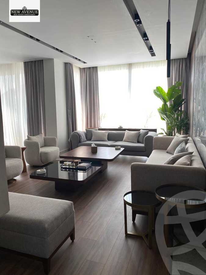 https://aqarmap.com.eg/en/listing/6213769-for-sale-cairo-el-sheikh-zayed-city-compounds-royal-city