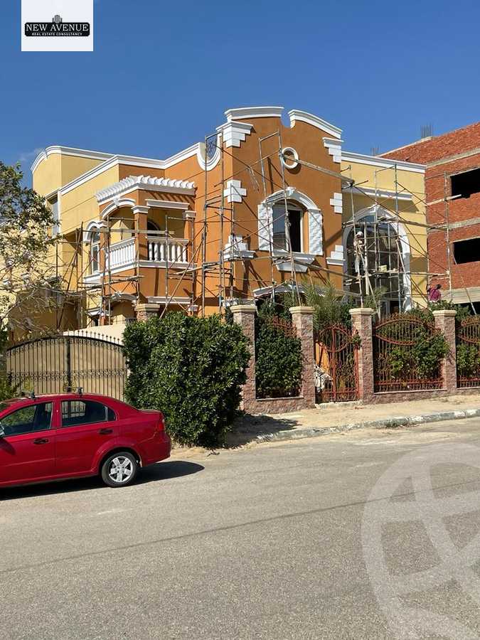 https://aqarmap.com.eg/en/listing/6214960-for-sale-cairo-el-shorouk-compounds-al-burouj-compound-imkan
