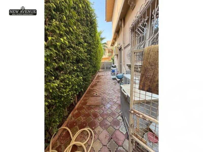 https://aqarmap.com.eg/en/listing/6228218-for-sale-cairo-new-cairo-compounds-moon-valley