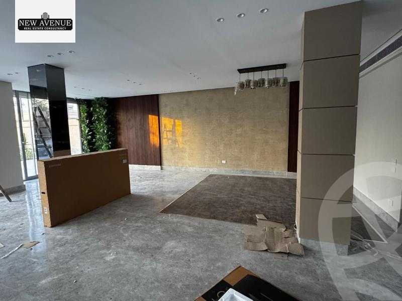 https://aqarmap.com.eg/en/listing/6229844-for-sale-cairo-el-sheikh-zayed-city-compounds-royal-city