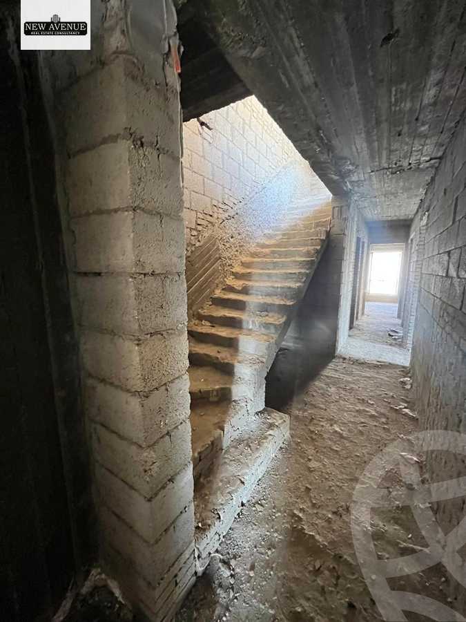https://aqarmap.com.eg/ar/listing/6235286-for-sale-cairo-new-cairo-compounds-mountain-view-hyde-park