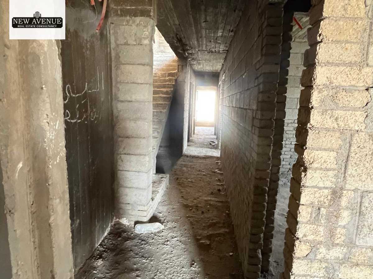 https://aqarmap.com.eg/ar/listing/6235286-for-sale-cairo-new-cairo-compounds-mountain-view-hyde-park
