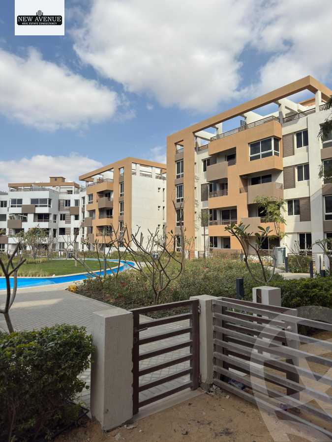 https://aqarmap.com.eg/ar/listing/6235360-for-sale-cairo-el-shorouk-compounds-granda-life
