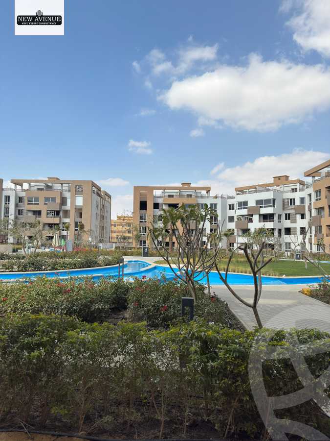 https://aqarmap.com.eg/ar/listing/6235360-for-sale-cairo-el-shorouk-compounds-granda-life
