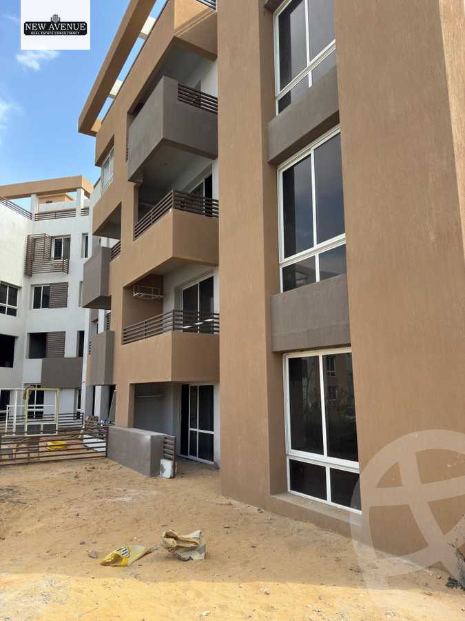 https://aqarmap.com.eg/ar/listing/6235360-for-sale-cairo-el-shorouk-compounds-granda-life