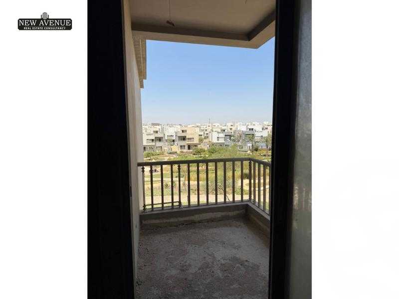 https://aqarmap.com.eg/ar/listing/6241079-for-sale-cairo-new-cairo-compounds-hyde-park-centre-ville-hyde-park