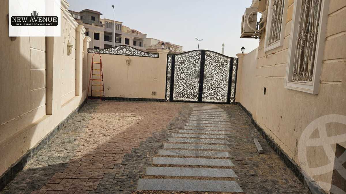 https://aqarmap.com.eg/en/listing/6245951-for-sale-cairo-el-shorouk-compounds-maadi-view