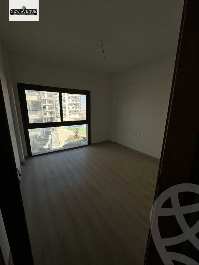 https://aqarmap.com.eg/ar/listing/6252861-for-sale-cairo-el-shorouk-compounds-al-burouj-compound-imkan