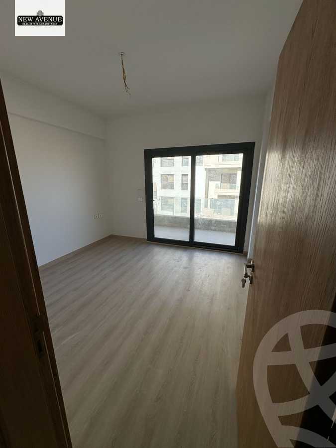 https://aqarmap.com.eg/ar/listing/6252861-for-sale-cairo-el-shorouk-compounds-al-burouj-compound-imkan