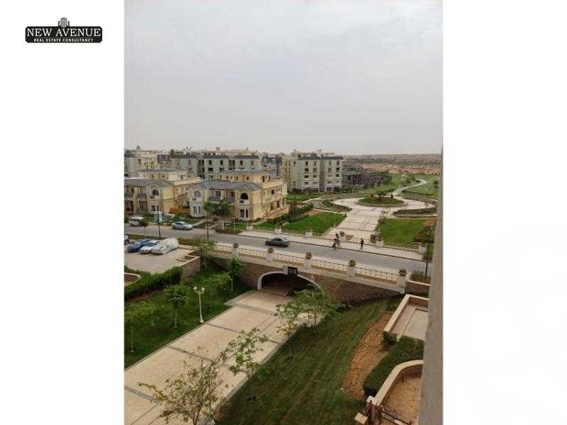 https://aqarmap.com.eg/ar/listing/6254933-for-sale-cairo-new-cairo-compounds-mountain-view-hyde-park