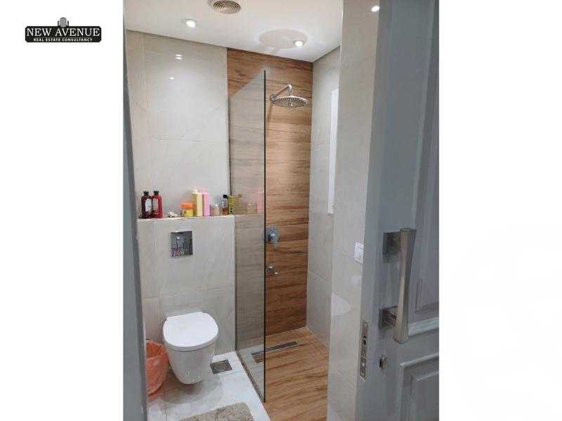 https://aqarmap.com.eg/ar/listing/6254933-for-sale-cairo-new-cairo-compounds-mountain-view-hyde-park