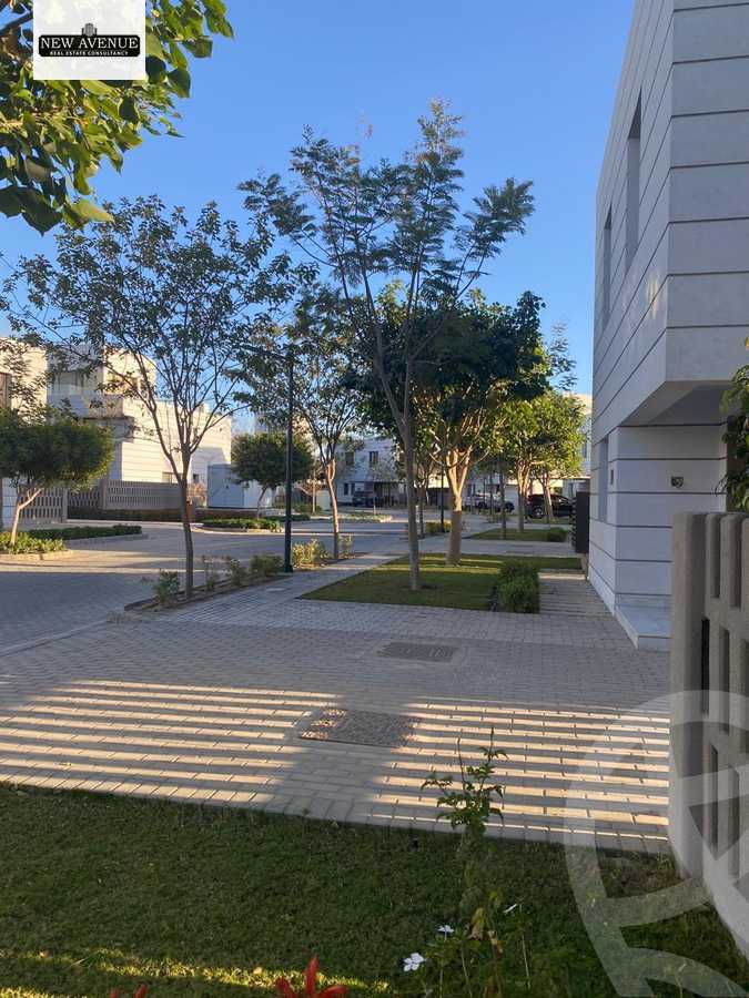 https://aqarmap.com.eg/ar/listing/6272823-for-sale-cairo-el-shorouk-compounds-al-burouj-compound-imkan