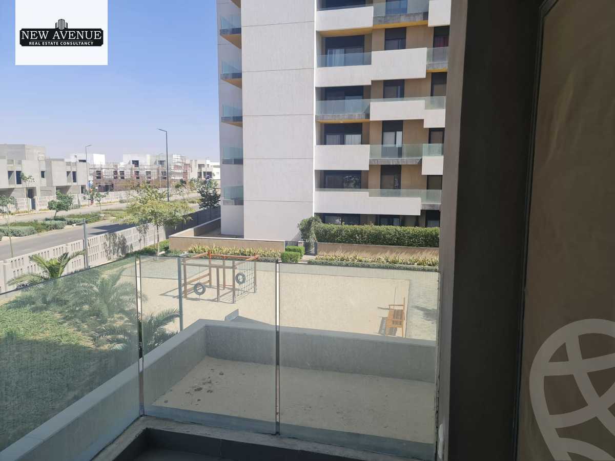 https://aqarmap.com.eg/ar/listing/6301381-for-sale-cairo-el-shorouk-compounds-al-burouj-compound-imkan