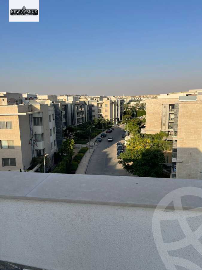 https://aqarmap.com.eg/en/listing/6301957-for-sale-cairo-new-cairo-compounds-moon-valley