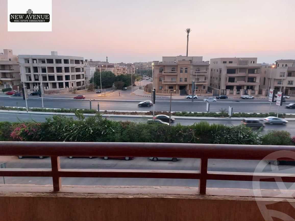 https://aqarmap.com.eg/en/listing/6302075-for-sale-cairo-new-cairo-lrhb-city-phase-4-mohammed-farid-st