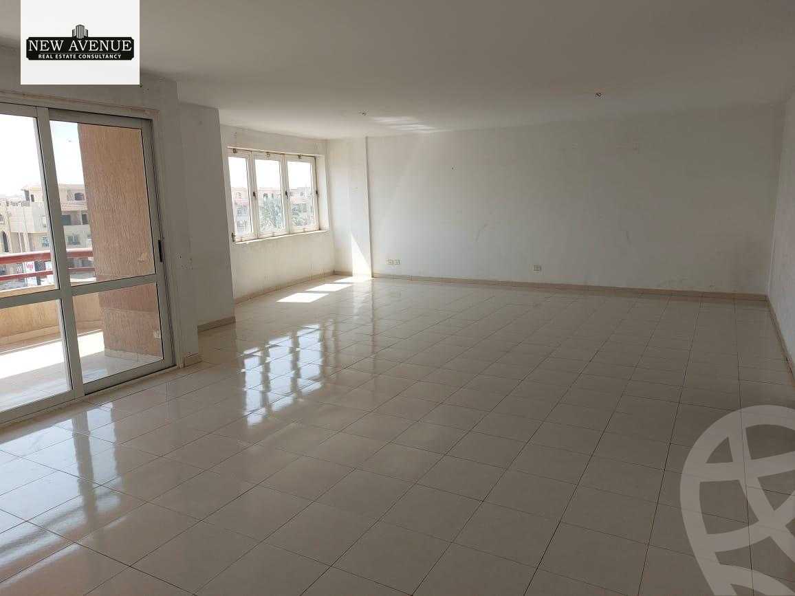 https://aqarmap.com.eg/en/listing/6302075-for-sale-cairo-new-cairo-lrhb-city-phase-4-mohammed-farid-st