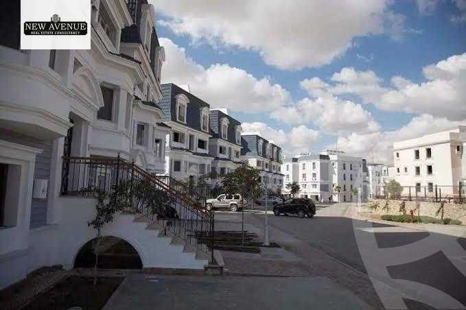 https://aqarmap.com.eg/ar/listing/6303389-for-sale-cairo-new-cairo-compounds-mountain-view-hyde-park