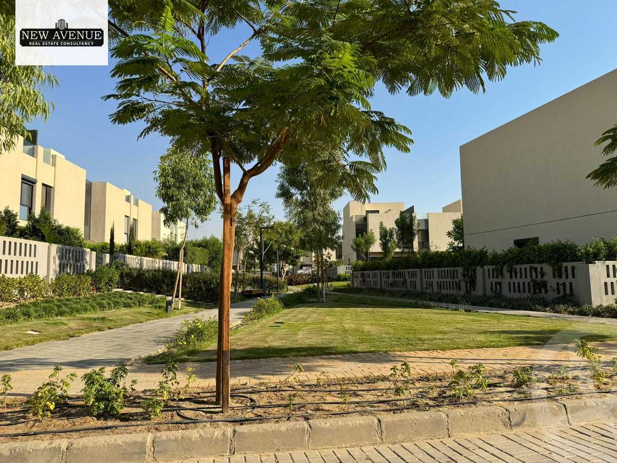 https://aqarmap.com.eg/en/listing/6304716-for-sale-cairo-el-shorouk-compounds-al-burouj-compound-imkan