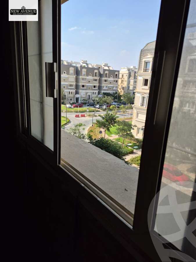 https://aqarmap.com.eg/en/listing/6306431-for-sale-cairo-new-cairo-compounds-mountain-view-hyde-park