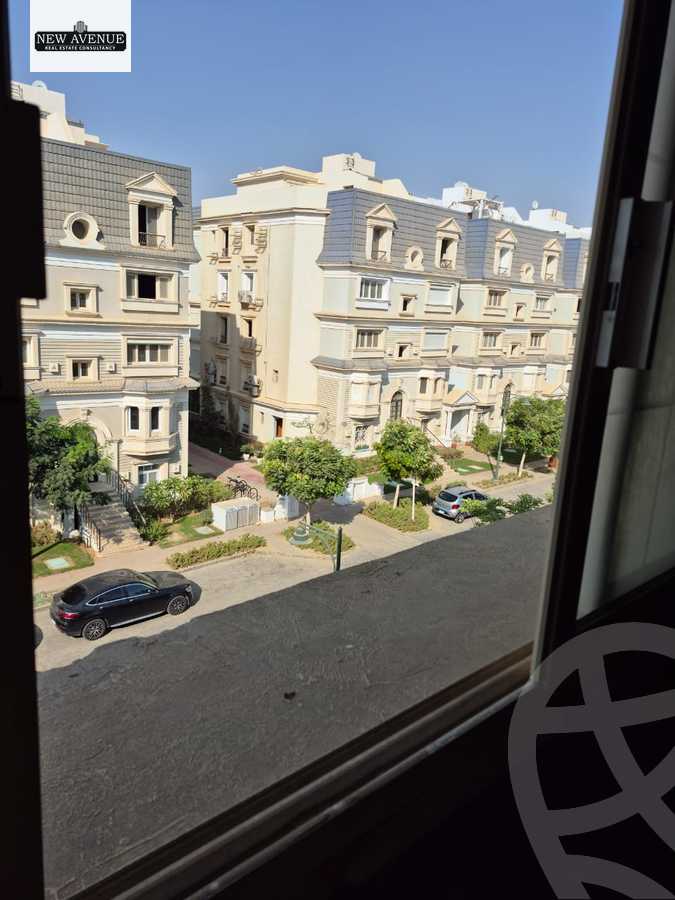 https://aqarmap.com.eg/en/listing/6306431-for-sale-cairo-new-cairo-compounds-mountain-view-hyde-park