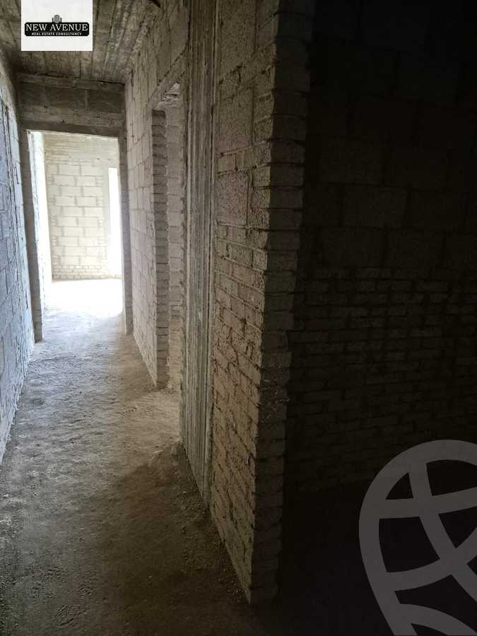 https://aqarmap.com.eg/en/listing/6306431-for-sale-cairo-new-cairo-compounds-mountain-view-hyde-park