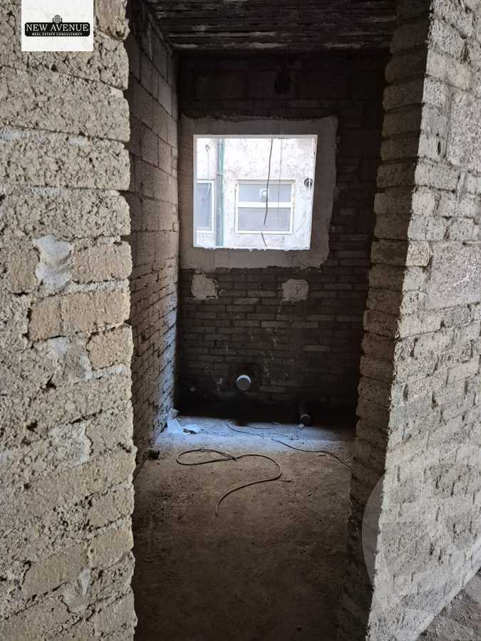 https://aqarmap.com.eg/en/listing/6306431-for-sale-cairo-new-cairo-compounds-mountain-view-hyde-park