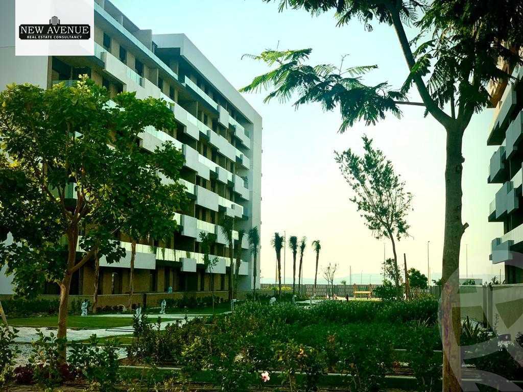 https://aqarmap.com.eg/ar/listing/6315768-for-sale-cairo-el-shorouk-compounds-al-burouj-compound-imkan