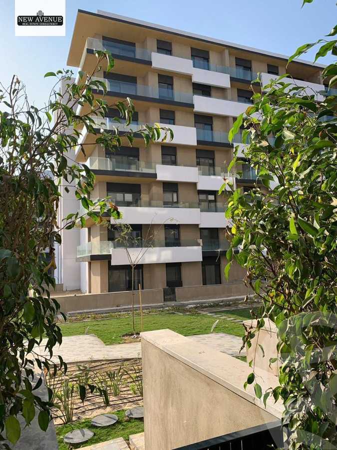 https://aqarmap.com.eg/ar/listing/6315768-for-sale-cairo-el-shorouk-compounds-al-burouj-compound-imkan