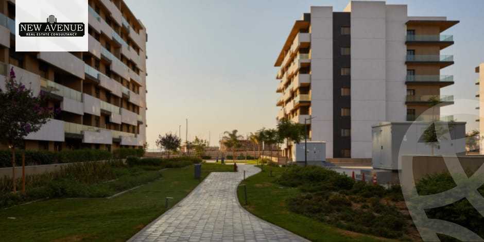 https://aqarmap.com.eg/ar/listing/6330854-for-sale-cairo-el-shorouk-compounds-al-burouj-compound-imkan