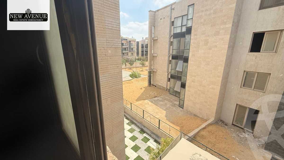 https://aqarmap.com.eg/ar/listing/6332348-for-sale-cairo-new-cairo-compounds-moon-valley