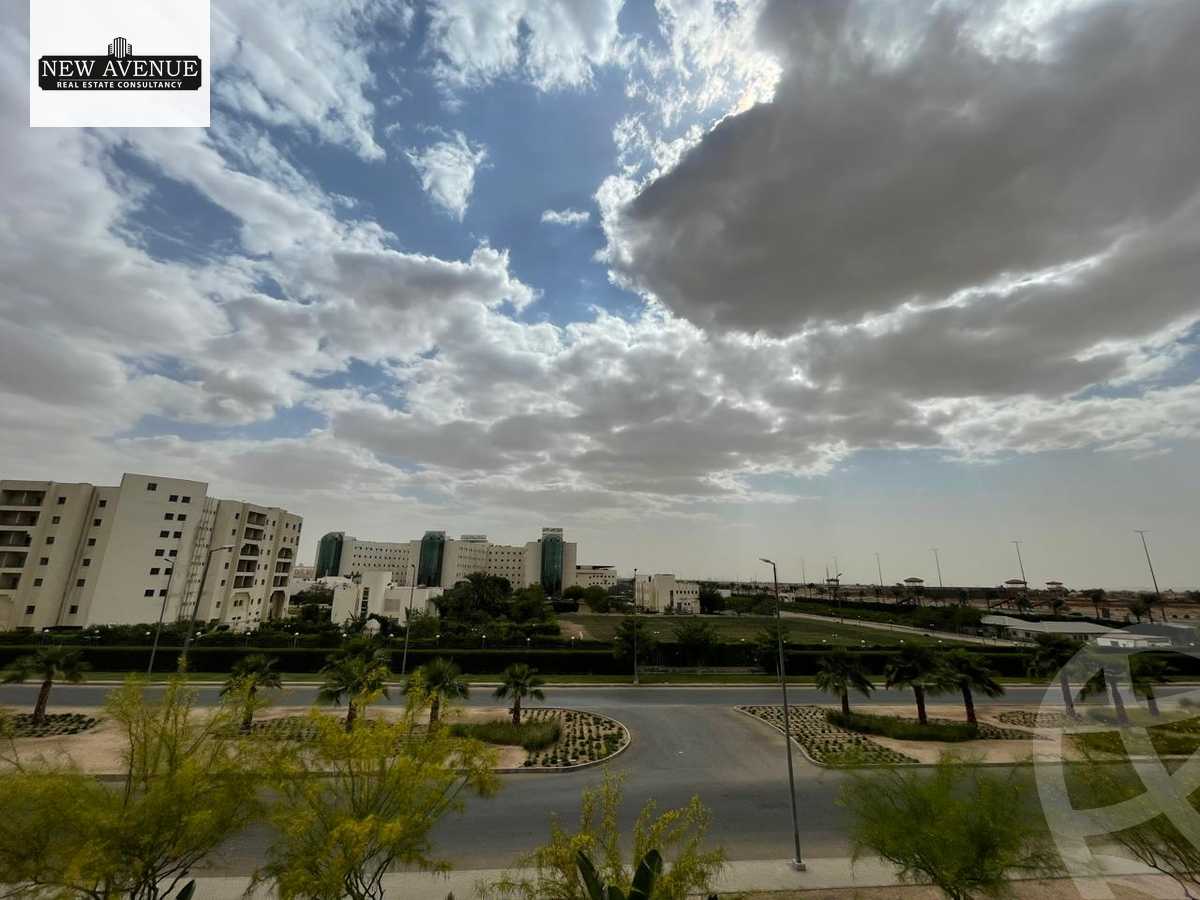 https://aqarmap.com.eg/ar/listing/6337513-for-sale-cairo-el-shorouk-compounds-al-burouj-compound-imkan